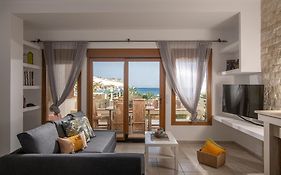 Beachfront Green Apt-Ligaria Beach